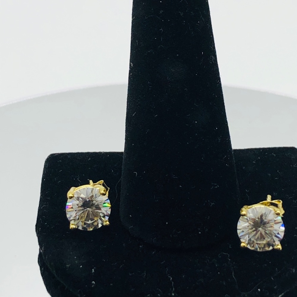 4 tcw D, VVS1 Moissanite Stud Earrings - Picture 3 of 16